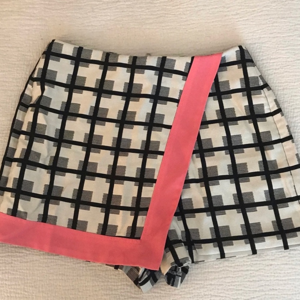 NBD Windowpanes Skort